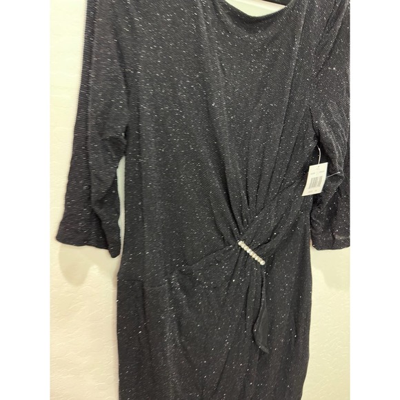 Elegant Black Mini Dress with Subtle Sparkle - Picture 3 of 12